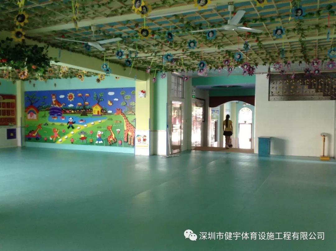 幼兒園室內(nèi)PVC地膠板_案例工程_惠州市啟發(fā)幼兒園PVC地板鋪設施工